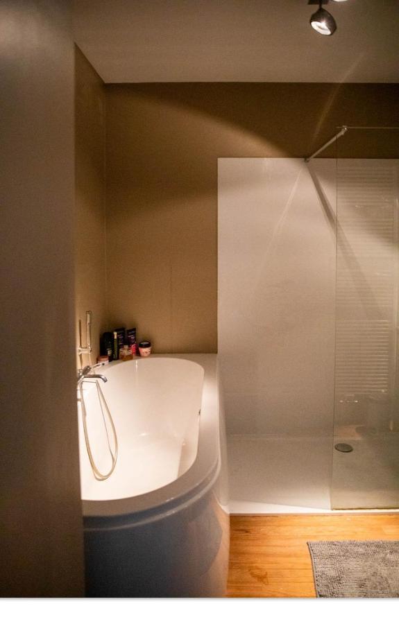 Ruim Appartement Met Prachtig Zicht Op A+ Locatie! Antwerp Luaran gambar